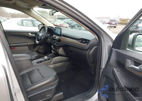 2020 Ford Escape Titanium из США, поврежденный, VIN 1FMCU9J9XLUC68100